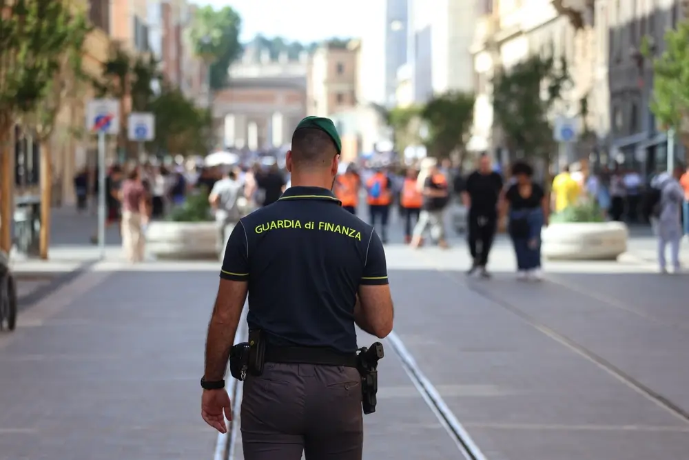 Finanziere: cosa fa, come si diventa e quanto guadagna